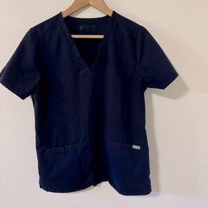 FIGS Casma Three Pocket V-Neck Scrub Top Navy Short Sleeve Clinic Medical-Medium